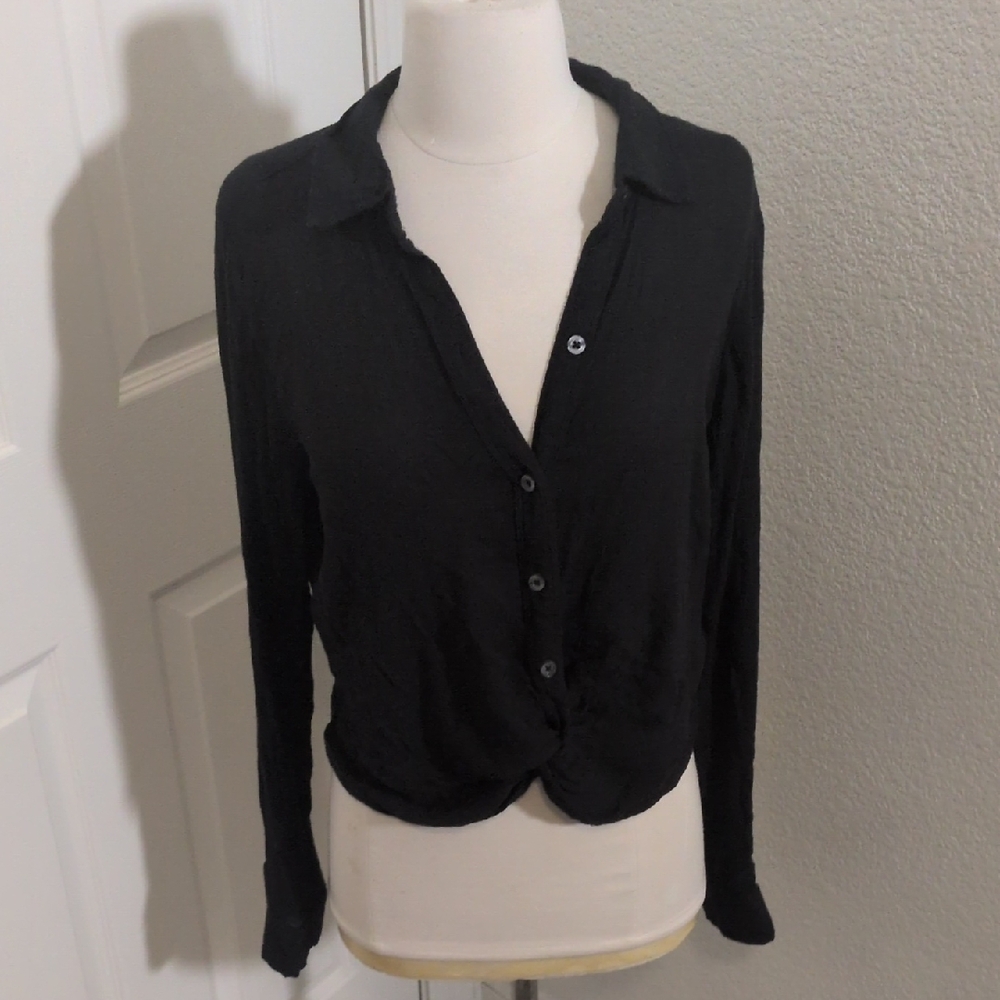 ✅ Hollister Black Crop Button Down Collar Blouse Y2K  Office Career